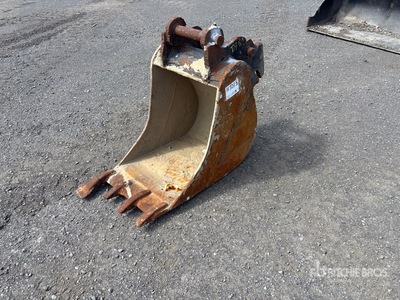 20 in Q/C Backhoe Loader Bucket