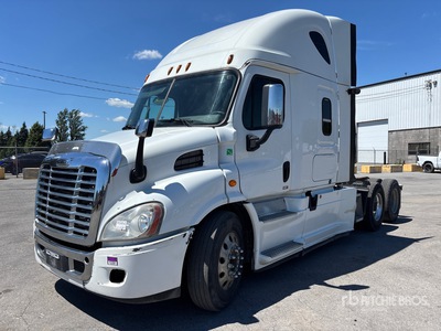 2015 Freightliner Cascadia 113 6x4 T/A Sleeper Truck Tractor
