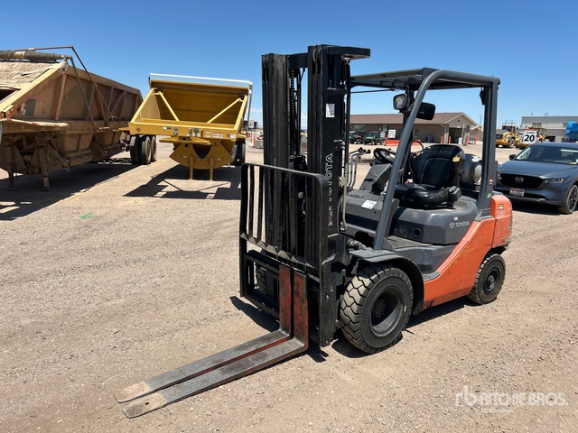 2014 Toyota 8FGU25 4500 lb Cushion Tire Forklift