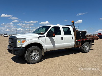2013 Ford F-350 4x4 Crew Cab Flatbed Truck
