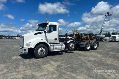 2023 Kenworth T880 8x4 トラックトラクター(Tri/A)