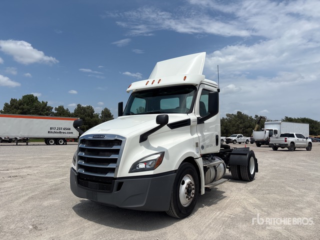 2020 Freightliner Cascadia 126 4x2 S/A Day Cab Truck Tractor