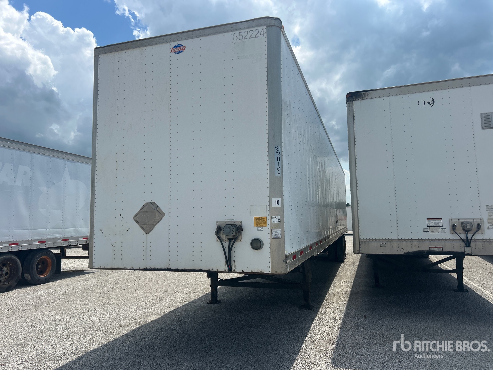 2013 Utility 53 ft x 102 in T/A Van Trailer