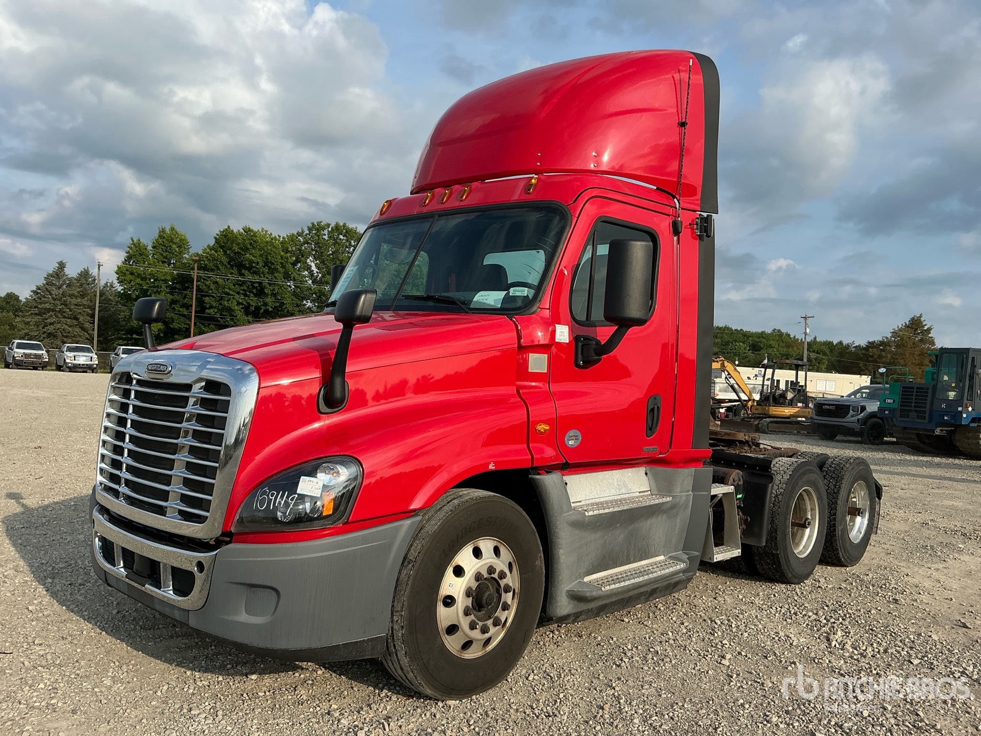 2018 Freightliner Cascadia 125 6x4 T/A Day Cab Truck Tractor