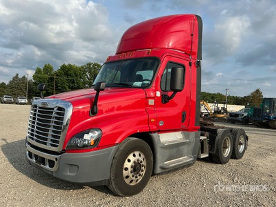 2018 Freightliner Cascadia 125 6x4 T/A Day Cab Truck Tractor