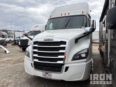 2020 Freightliner Cascadia 6x4 T/A Sleeper Truck Tractor