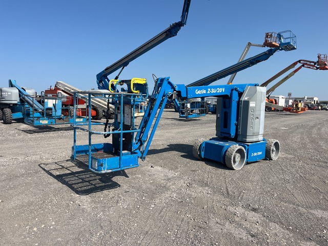 2016 Genie Z-30/20N 2WD Electric Articulating Boom Lift 2016 Genie Z-30/20N 2WD Electric Articulating Boom Lift