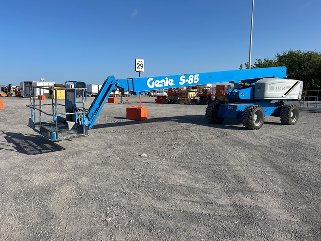2015 Genie S-85 4WD Diesel Telescopic Boom Lift 2015 Genie S-85 4WD Diesel Telescopic Boom Lift