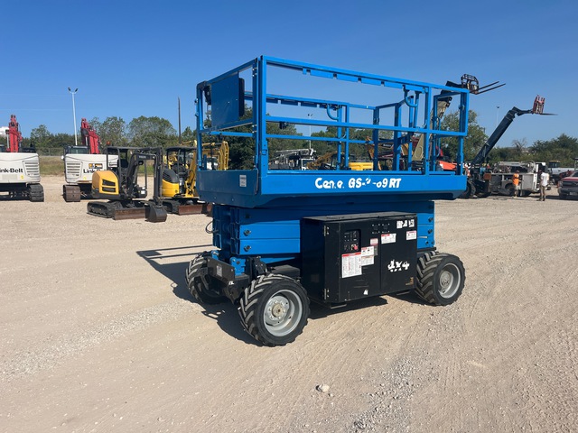 2015 Genie GS-3369RT Diesel 4x4 Scissor Lift 2015 Genie GS-3369RT Diesel 4x4 Scissor Lift