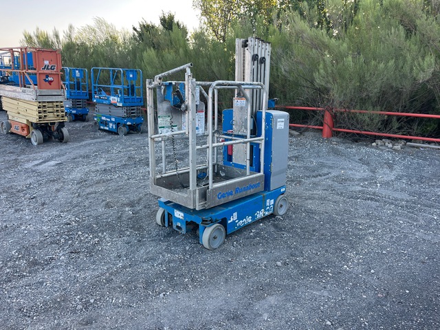 2017 Genie GR-20 Vertical Mast Lift