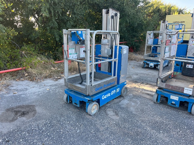 2017 Genie GR-20 Vertical Mast Lift
