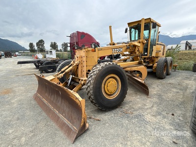 2001 John Deere 772CH AWD Motor Grader