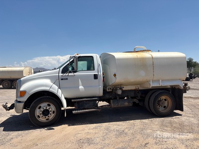 2007 Ford F-650 XL 2000 gal 4x2 散水車