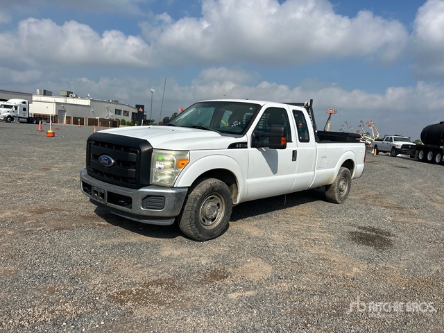 2011 Ford F-250 XL 4x2 Extended Cab Pickup