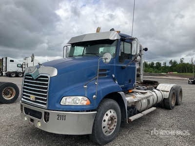 2009 Mack CXU613 6x4 Pinnacle T/A Day Cab Truck Tractor
