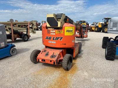 2016 JLG E400AJPN 2WD Electric رافعة بذراع