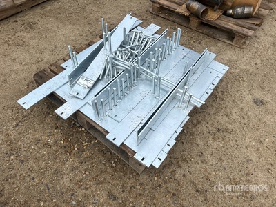 Quantity of (70) Fencing Base & Top Connectors