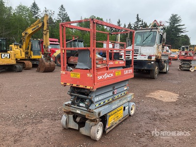 2013 Skyjack SJIII3219 Electric Scissor Lift (Inoperable)