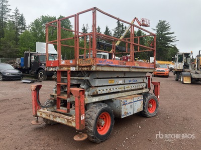 2008 Skyjack SJ7127 RT 4x4 Diesel منصة رفع متحركة (Inoperable)