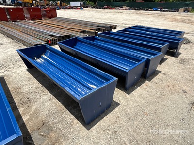 Quantity of (7) 2025 Kit Containers CF-90-V2025 Veevoeder