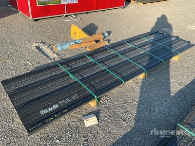 Quantity of (50) 2025 Kit Containers Steel R Panel Black معدات بناء متنوعة