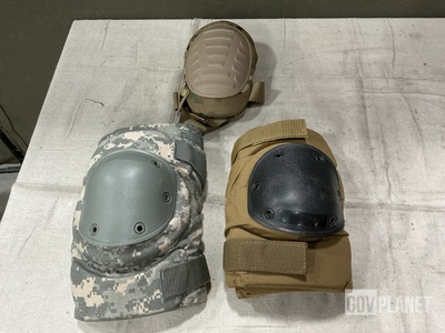 (93) Pairs of Knee Pads