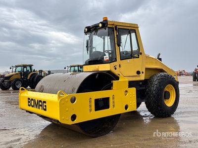 2012 Bomag BW221D-40 Smooth Drum Compactor