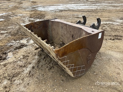 WBM 60 in Q/C Hydraulic Tilting Excavator Bucket - Fits Hitachi ZX200
