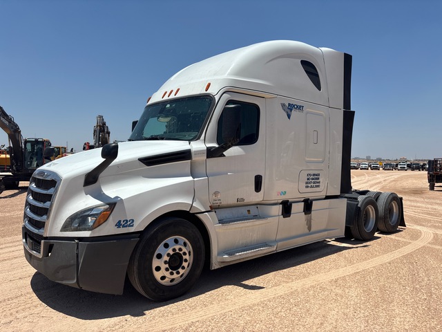 2018 Freightliner Cascadia 126 6x4 T/A Sleeper Truck Tractor
