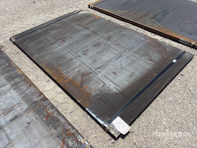 Quantity of (2) 2025 Kit Containers 5 ft x 7 ft 9 in (.75 in Thick) Placche in metallo (Unused)