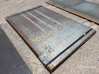 Quantity of (2) 2025 Kit Containers 5 ft x 7 ft 11 in (.75 in Thick) Placche in metallo (Unused)
