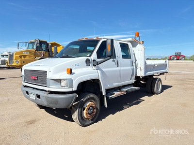 2006 GMC C5500 4x2 Crew Cab Flatbed Truck