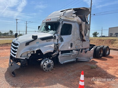 2020 Freightliner Cascadia 126 6x4 T/A Sleeper Truck Tractor (Inoperable)