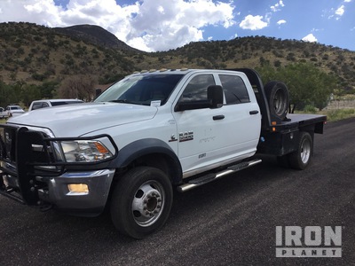 2017 Ram 5500 4x4 Crew Cab Camión Caja Abierta