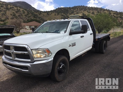 2018 Chevrolet 3500 4x4 Crew Cab Flatbed Truck