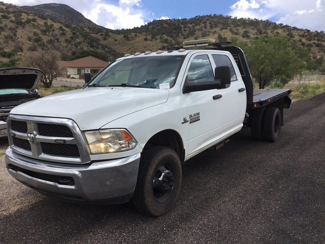 2018 Chevrolet 3500 4x4 Crew Cab Flatbed Truck