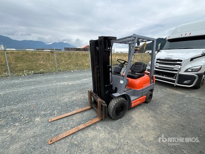 Toyota 02-7FDJU35 Pneumatic Tire Forklift