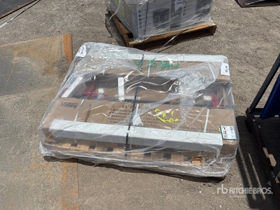 Quantity of (3) Arcan 4 ft Farm Jack