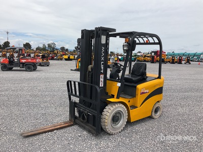 2014 Maximal FB25-M1JZ 4300 lb Pneumatic Tire Forklift