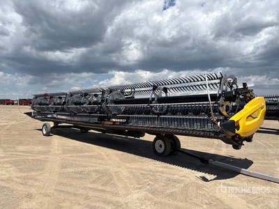2022 MacDon FD240 40 ft Flex Draper Combine Header