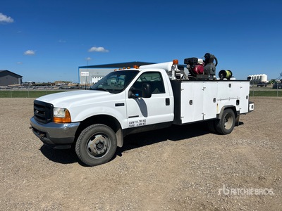 2001 Ford F-450 XLT 4x4 Utility Truck
