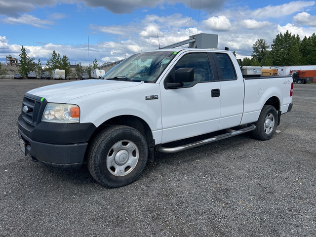 2007 Ford F-150 XL 4x4 Extended Cab Pickup
