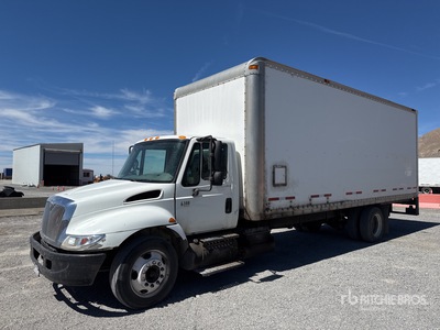 2006 International 4300 4x2 Van Truck
