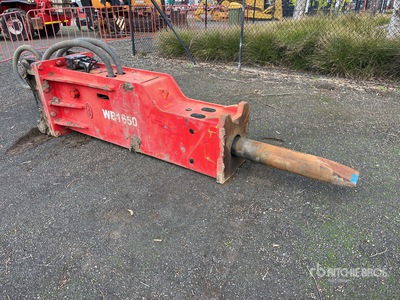 2022 Wolf WB1650 Q/C Hydraulic Breaker