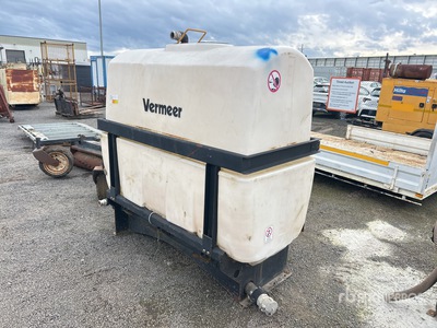 Vermeer 1800 L Skid-Mounted خزان مياة