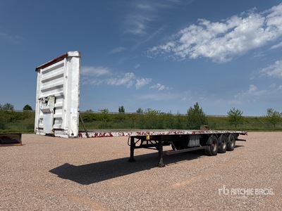 2000 Fruehauf Semi Remorque Plateaux 3 essieux Tri/A Flatbed Trailer