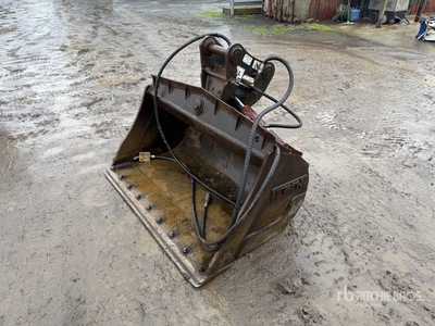ECH 1600 mm Hydraulic Tilting Graafmachine Bak - Fits Cat 308