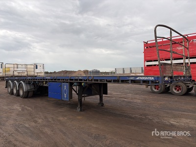 2004 Freighter 13.2 m Tri/A Remolque caja abierta