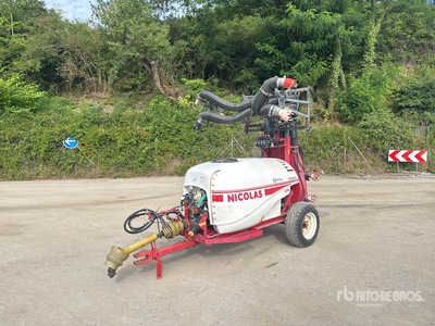 2003 Nicolas Tornado 1000 S/A Vertical Boom Atomiseur Viticole Pulvérisateur à tirette