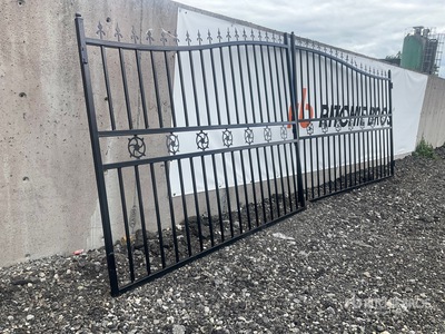 2026 SKLP 6000 mm x 2300 mm Steel Bi-Parting Metal Gates 3m Driveway Gate (Unused)